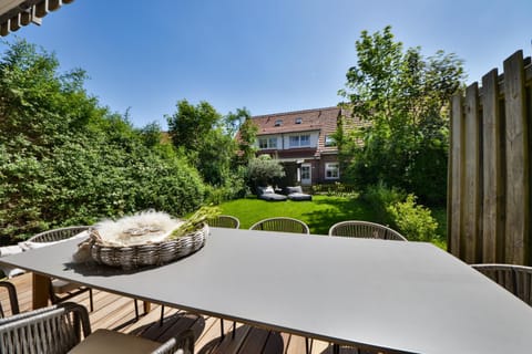 Spring, Day, Garden, Balcony/Terrace, Dining area, Garden view