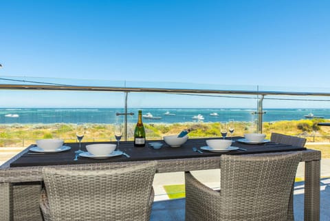 Ocean Sunset - Luxury Apartment with Ocean Views Casa in Lancelin