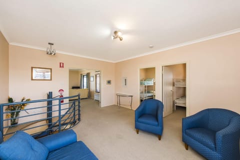 Sea Change - Spacious Family Holiday Accommodation Pet friendly Haus in Ledge Point