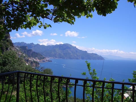 Amalfi 51 con vista mare, giardino e terrazze House in Conca dei Marini