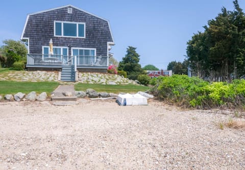 5 Bryant Road Bourne Sunset Cottage House in Buzzards Bay
