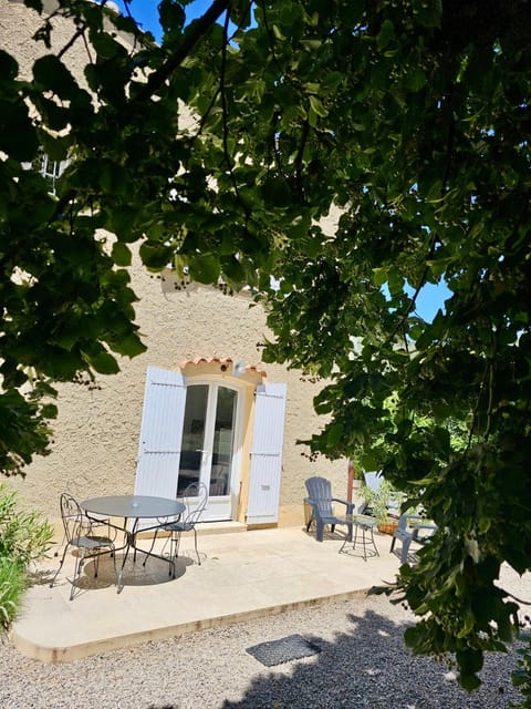 Patio, Garden, Dining area, Garden view