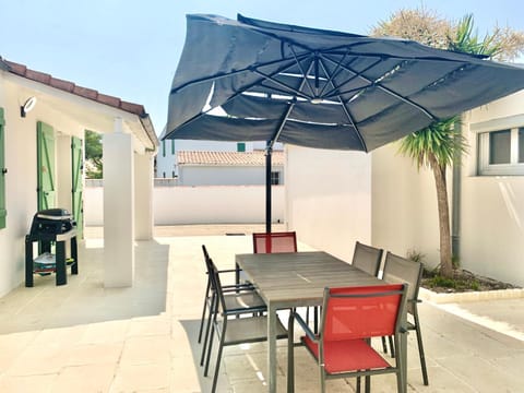 Patio, Dining area