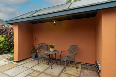 Patio, Garden, Dining area