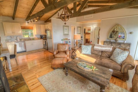 Cloud Forest Lane House in Watauga