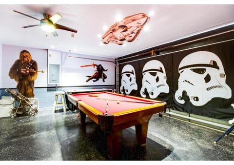 Billiard, Game Room