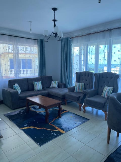 Sea View Lush and Lux 2bedroom apartment Condo in Mombasa