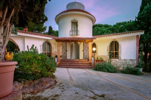 Property building, Facade/entrance, Garden