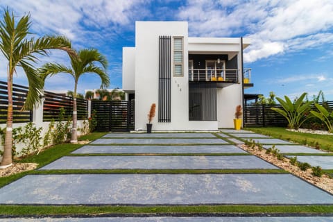 Property building, Garden, Garden view