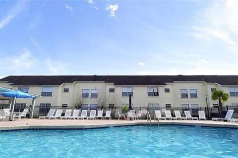 Disney Family Fun & Swim Apartment in Kissimmee