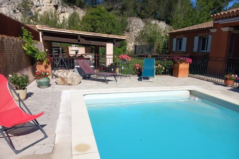 Spacieuse villa familiale avec piscine -8 couchages Villa in Tarascon