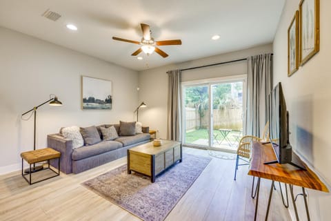 Pet-Friendly Townhome, 1 Mi to Southbank Riverwalk House in Jacksonville