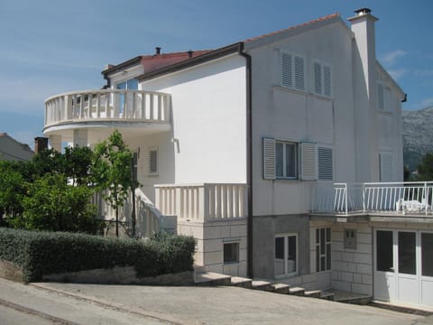 Apartments Ćenan Condominio in Korčula