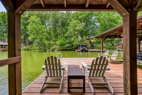 Woodhaven Hideaway House in Lake Anna