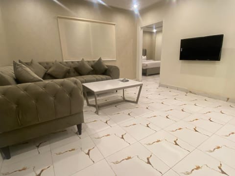 Communal lounge/ TV room, TV and multimedia, Living room, Seating area, Evening entertainment, air conditioner