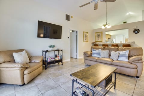 Sunny Kissimmee Home with Pool about 12 Mi to Disney! House in Kissimmee
