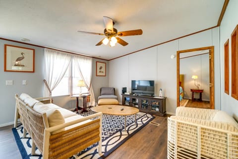 Cozy Supply Vacation Rental with Yard 2 Mi to Beach Maison in Lockwoods Folly