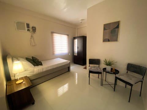 Cresta Dormitory Bed and Breakfast in Dumaguete