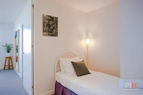 Bridgeview App with Queen Bed Condominio in San Remo