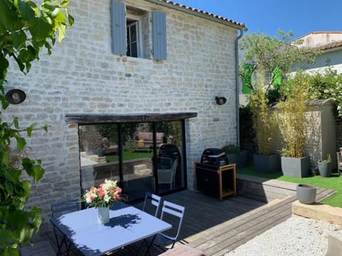 Patio, Garden, Dining area