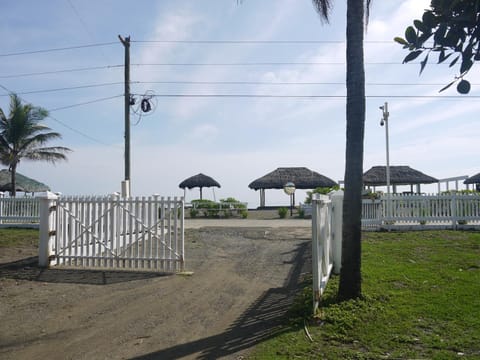 Facade/entrance, Sea view