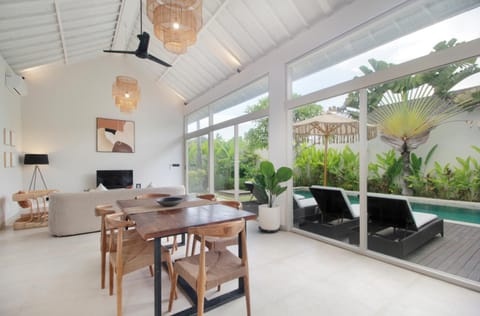 TV and multimedia, Living room, Dining area