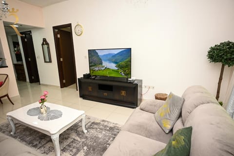 Communal lounge/ TV room, TV and multimedia, Living room, Seating area, Evening entertainment, flat iron