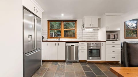 Kitchen or kitchenette, dishwasher, minibar, pet friendly, toaster