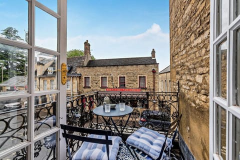 Molls Yard House in Chipping Norton