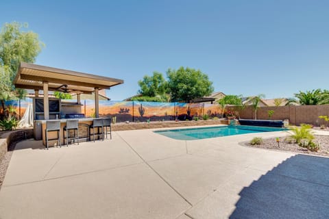 San Tan Valley Vacation Rental with Community Perks! Haus in Johnson Ranch