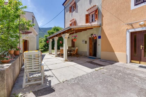 Holiday house JULIETTE 100m from the beach House in Nerezine