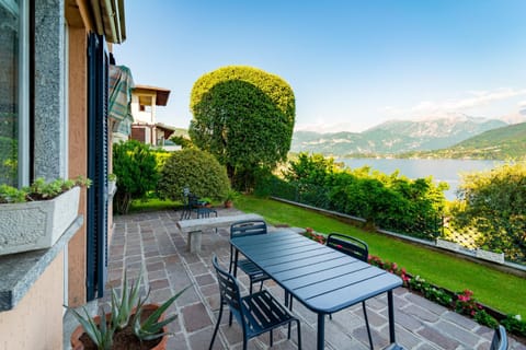 Garden, Dining area, Lake view