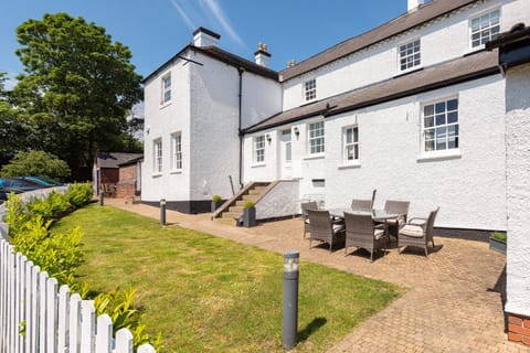 Property building, Garden, Garden view