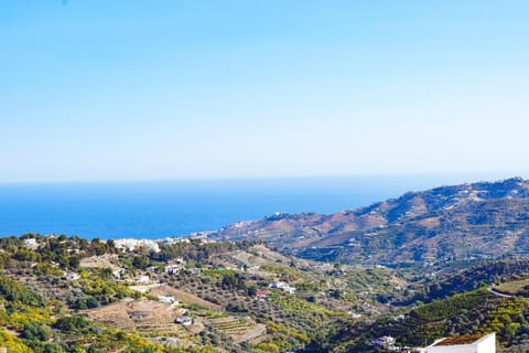 Casa Jazmin, Frigiliana Traditional townhouse with great views HansOnHoliday Rentals Apartment in Frigiliana