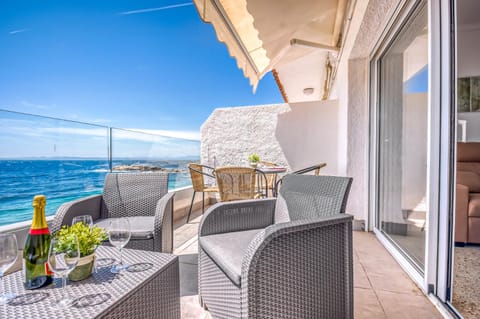 View (from property/room), Balcony/Terrace, Sea view