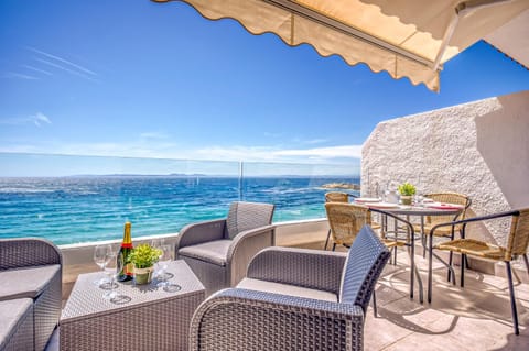 View (from property/room), Balcony/Terrace, Sea view