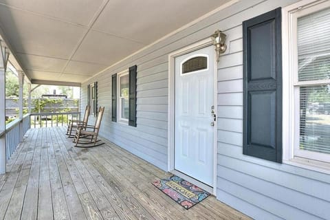 Barefoot Retreat House in Oak Island