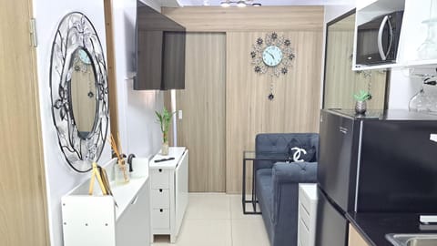 Brand New 2-bedroom Condo in Las Pinas