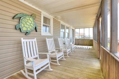 A Painted Palm Tree House in Oak Island