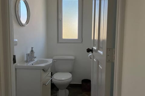 Toilet, Bathroom