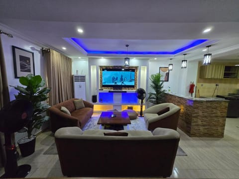 Communal lounge/ TV room, TV and multimedia, Living room, Seating area, Evening entertainment