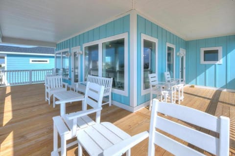 Ocean Peek Haus in Oak Island
