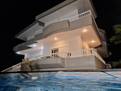 Property building, Pool view, Swimming pool