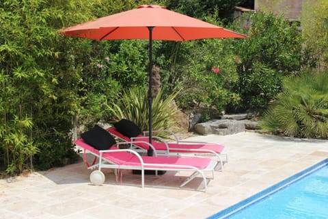 Garden, Swimming pool, sunbed