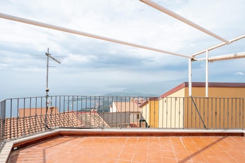 Castelmola Casa Chiocciola with Terraces Apartment in Castelmola