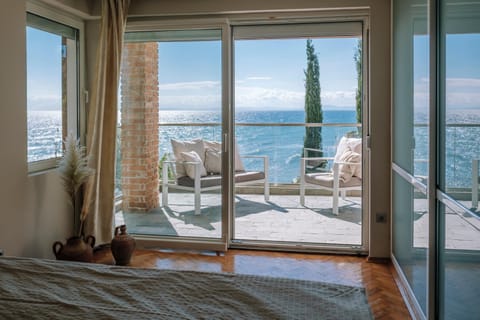 Balcony/Terrace, Seating area, Bedroom, Sea view