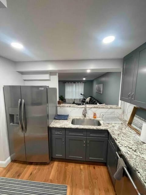 Beautiful 1 bedroom In the heart of Albany Condo in Albany