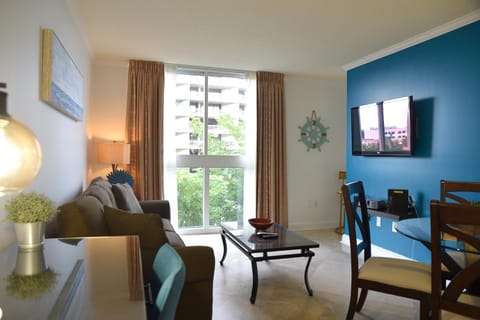 Relaxing Condo Hotel In The Grove, Free Parking Copropriété in Coconut Grove