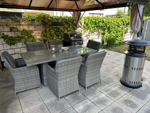 BBQ facilities, Garden, Balcony/Terrace