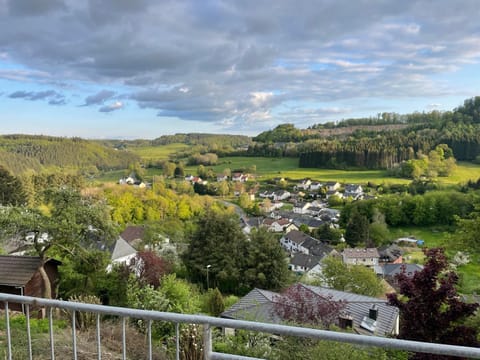 View (from property/room), Balcony/Terrace, City view